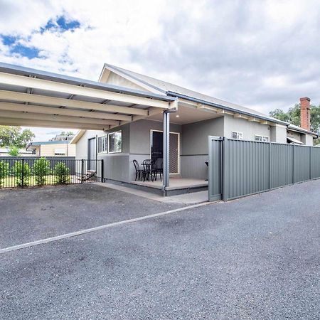 South Dubbo Hideaway - Pet Friendly Vila Exterior foto