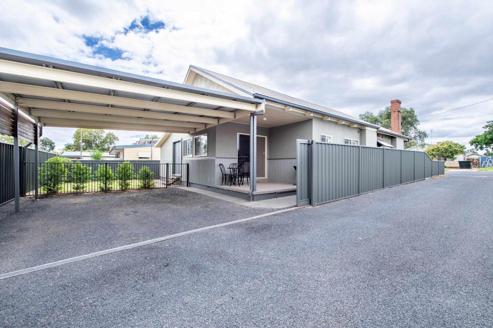 South Dubbo Hideaway - Pet Friendly Vila Exterior foto